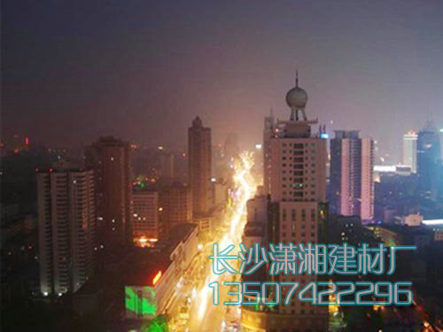 長(cháng)沙五一大道的水泥管